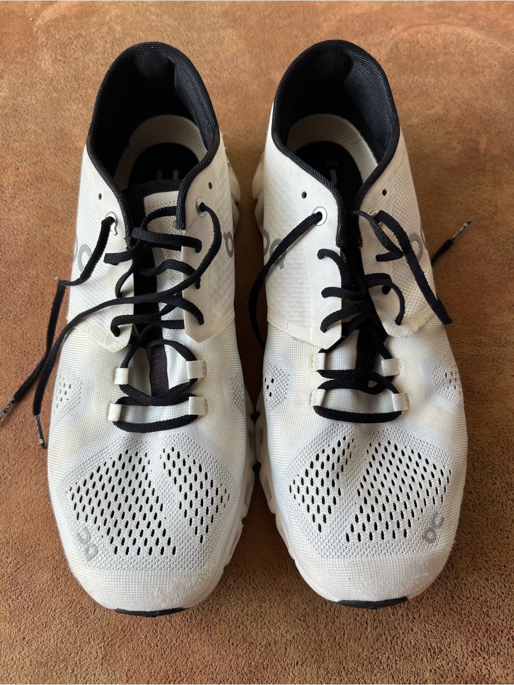 On Running Men's White and Black Athletic Running sneaker Shoes size 10